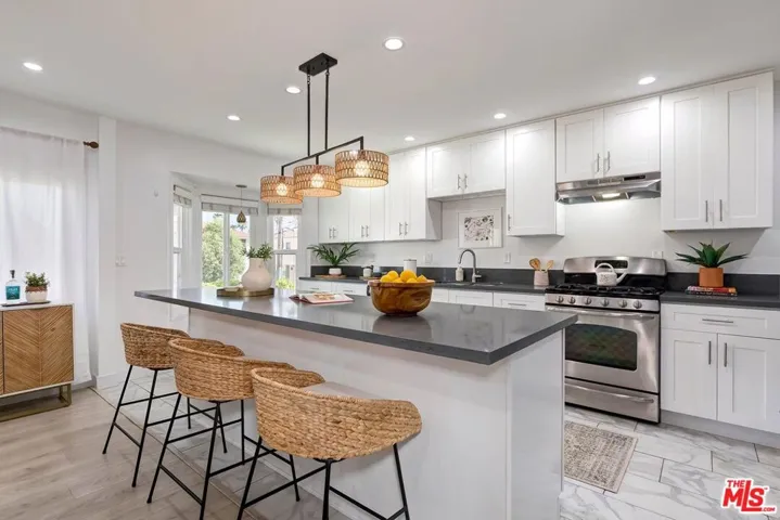 1060 22nd Street, Santa Monica, California 90403