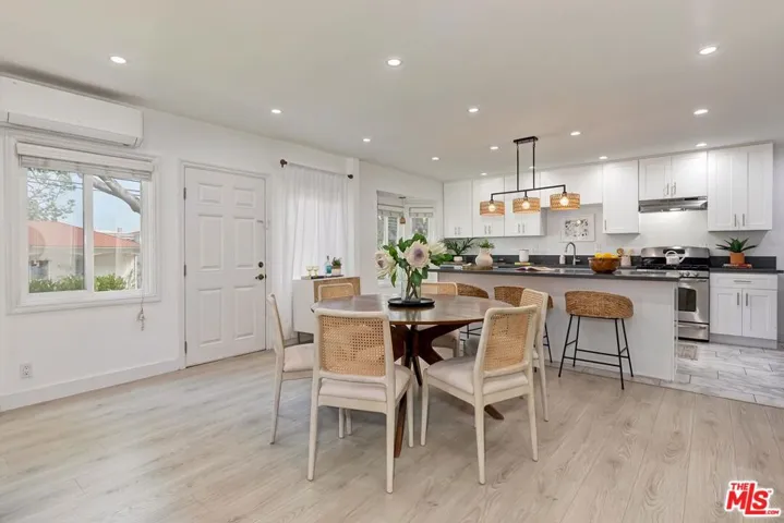1060 22nd Street, Santa Monica, California 90403