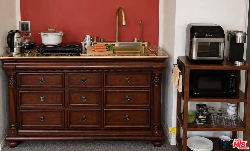 Kitchenette
