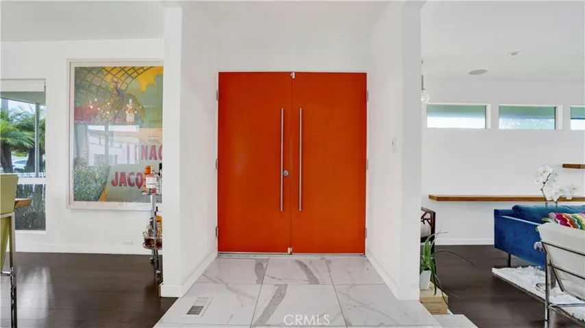 2000 Nautilus Lane, Newport Beach, California 92660