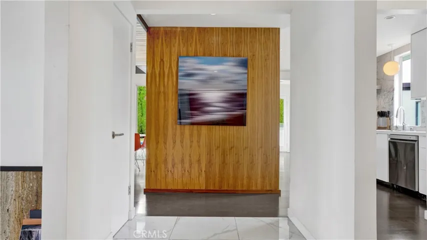 2000 Nautilus Lane, Newport Beach, California 92660