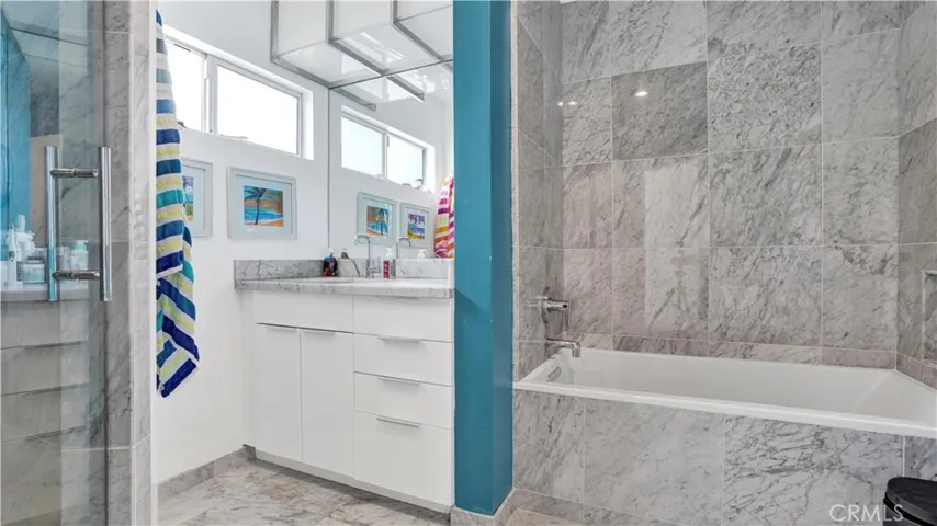 2000 Nautilus Lane, Newport Beach, California 92660