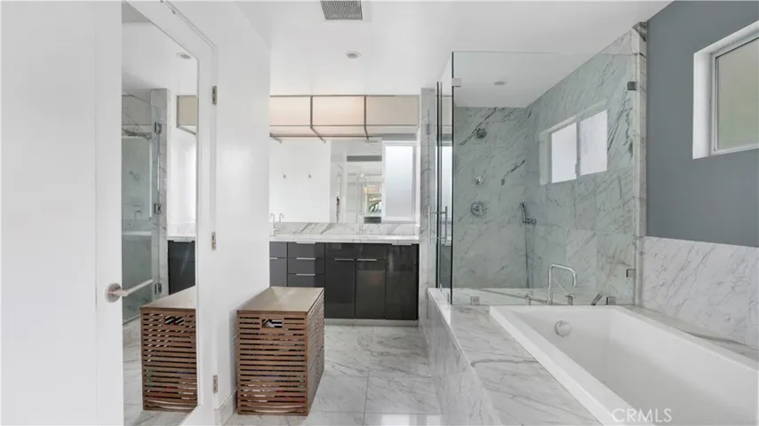 2000 Nautilus Lane, Newport Beach, California 92660