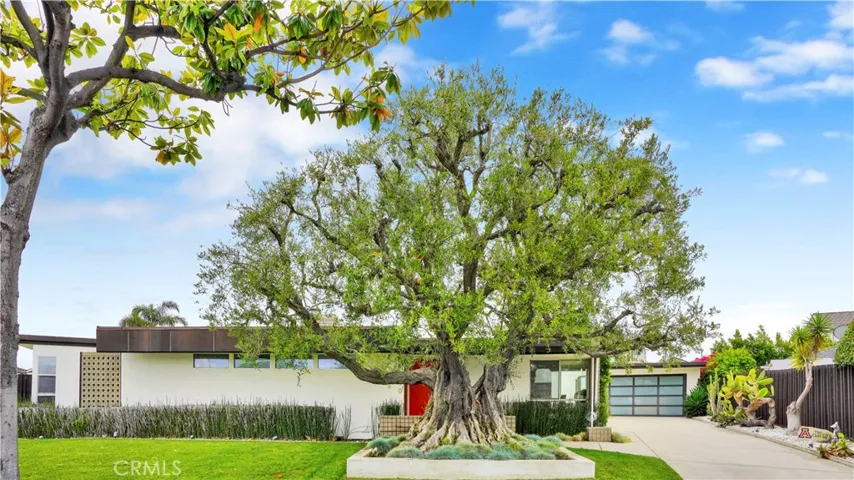 2000 Nautilus Lane, Newport Beach, California 92660