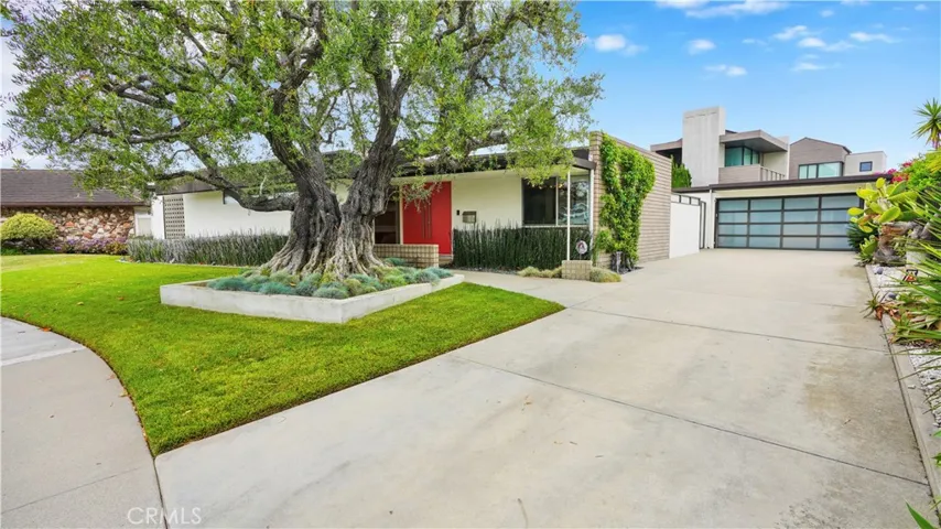 2000 Nautilus Lane, Newport Beach, California 92660