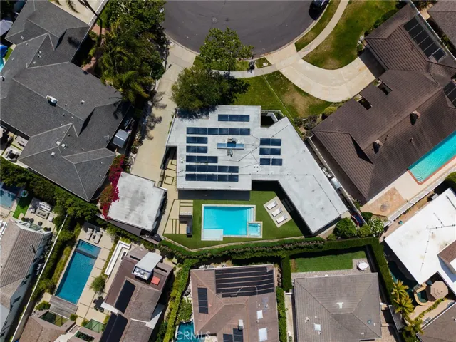 2000 Nautilus Lane, Newport Beach, California 92660