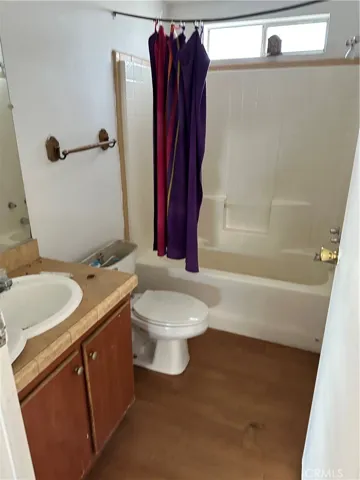Bathroom 2.