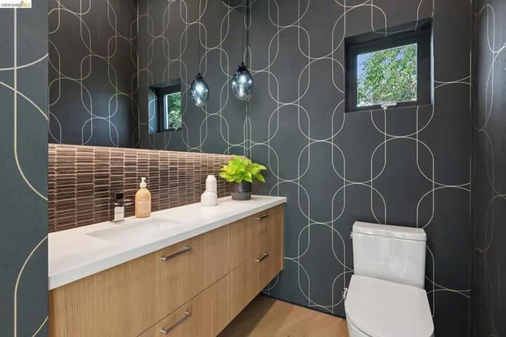 26 Ronada Ave, Piedmont, California 94611