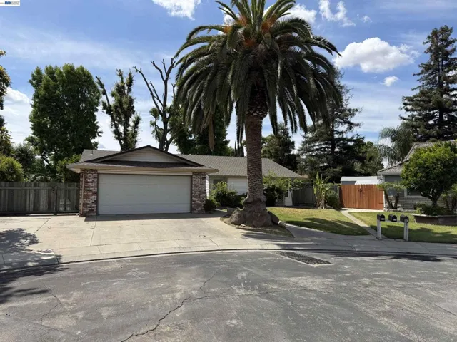 950 Lobos Ct., Manteca, California 95336-3040