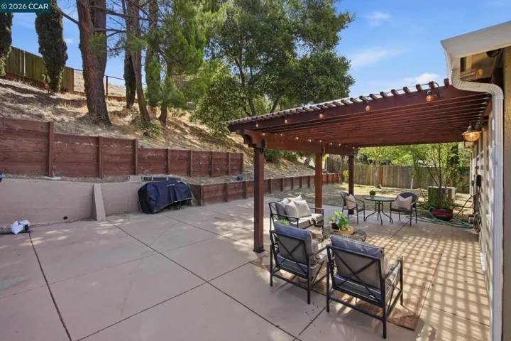 2979 Higuera Ave, Pinole, California 94564