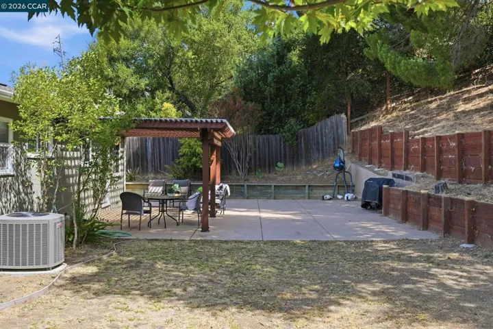 2979 Higuera Ave, Pinole, California 94564