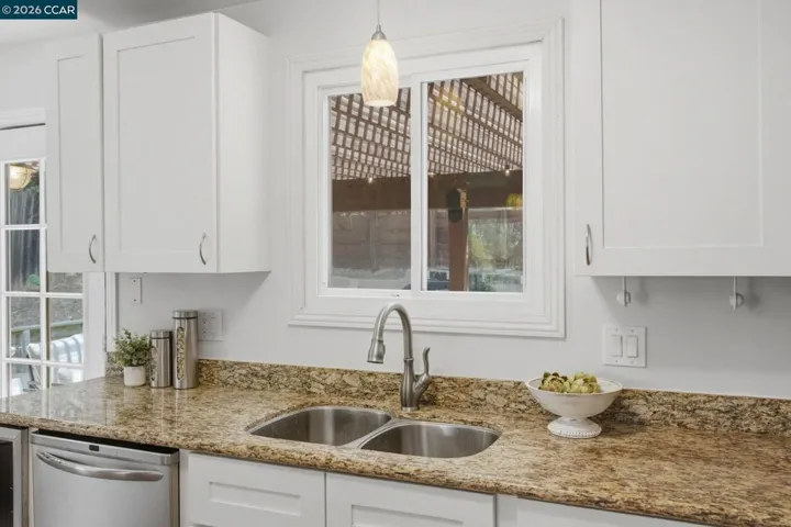 2979 Higuera Ave, Pinole, California 94564