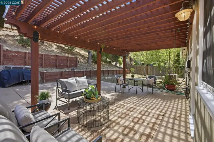 2979 Higuera Ave, Pinole, California 94564