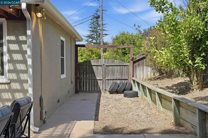 2979 Higuera Ave, Pinole, California 94564