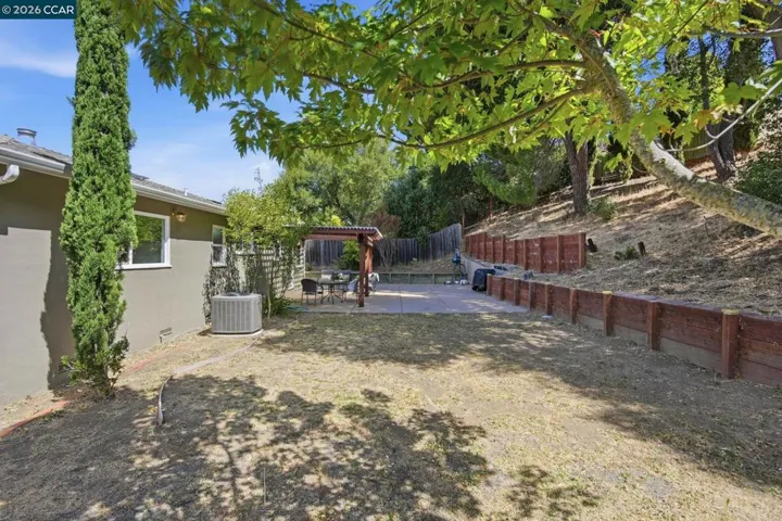 2979 Higuera Ave, Pinole, California 94564