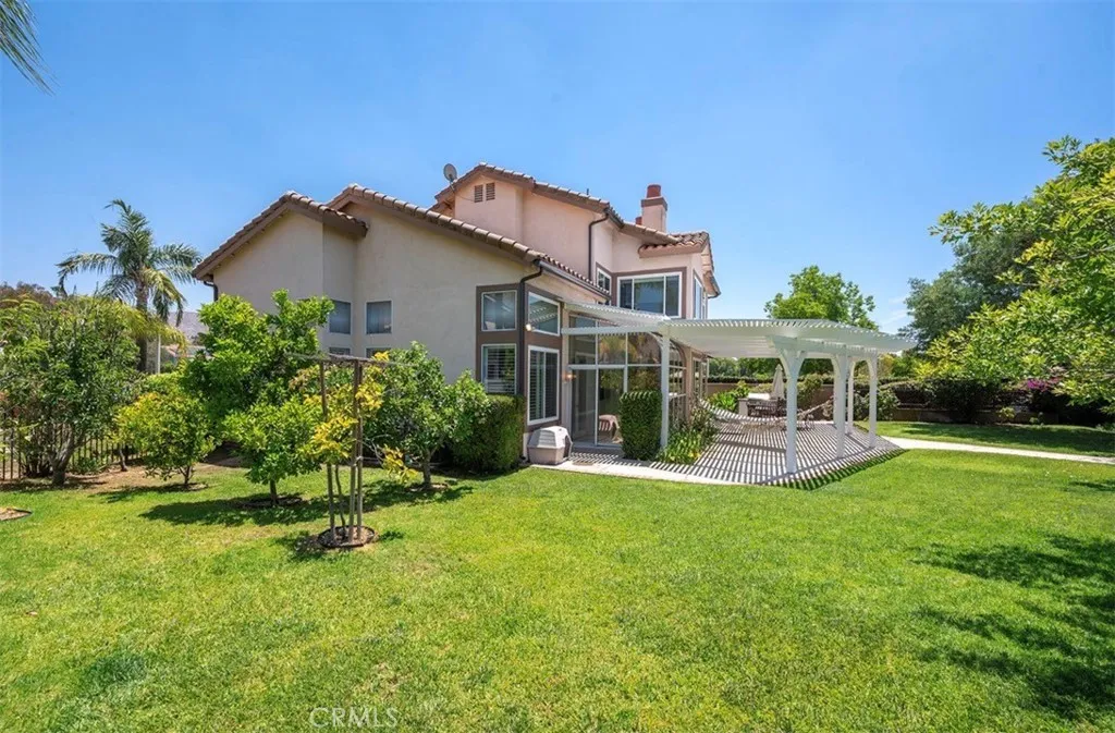 Perfect for entertaining.
Large lot