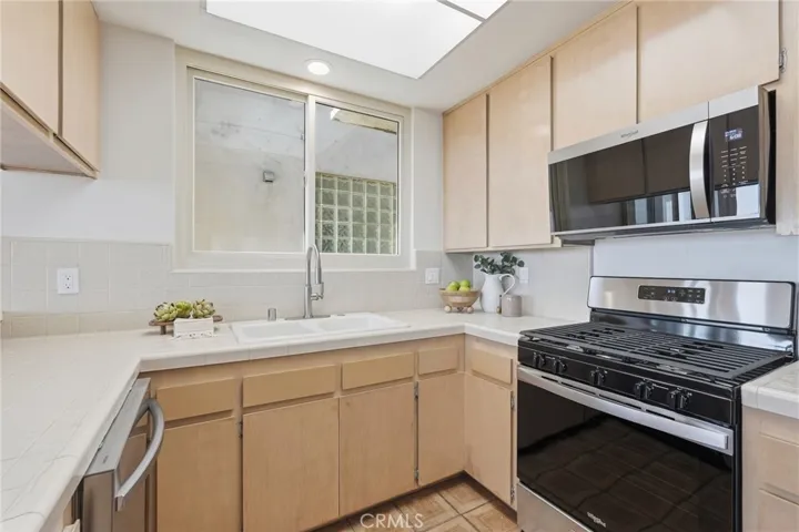 2516 The Strand, Manhattan Beach, California 90266