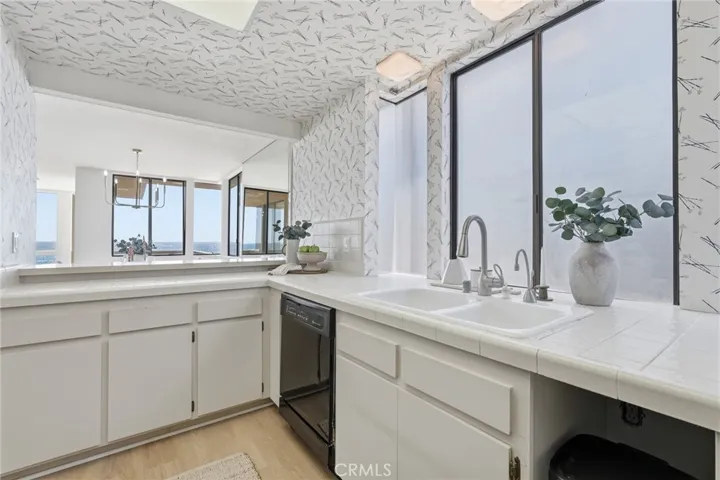 2516 The Strand, Manhattan Beach, California 90266