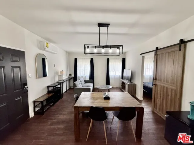 Den/Flex Space