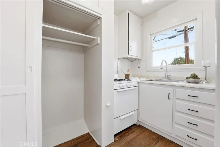 Studio Kitchenette