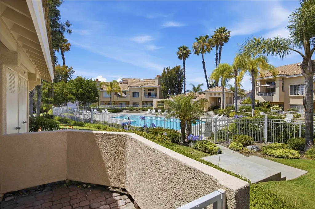 Corner unit overlooking the grassy area and pool