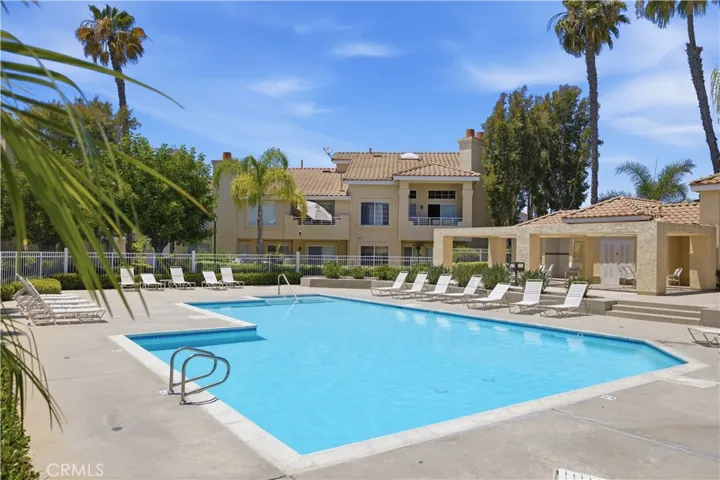 Del Prado community pool