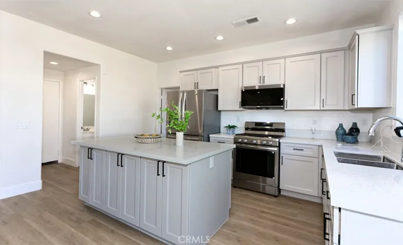 12596 Glen Canyon, Victorville, California 92395