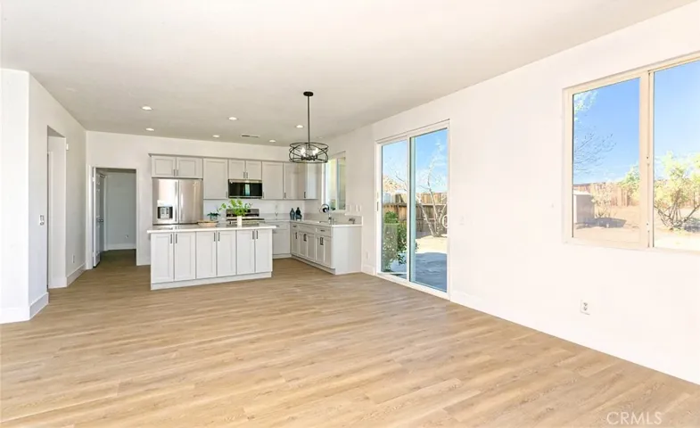 12596 Glen Canyon, Victorville, California 92395