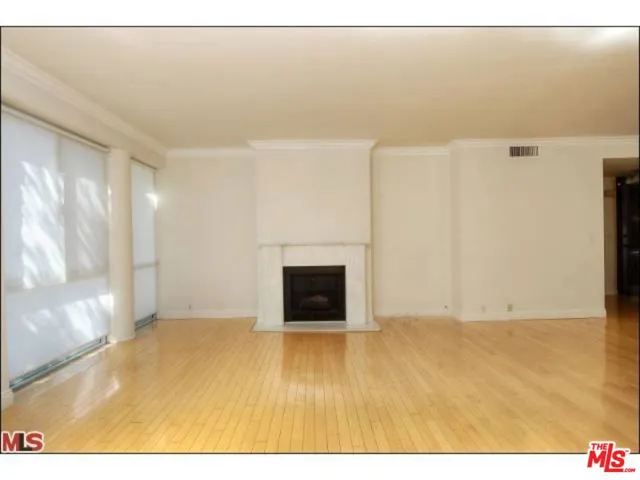 318 N Maple Drive C106, Beverly Hills, California 90210