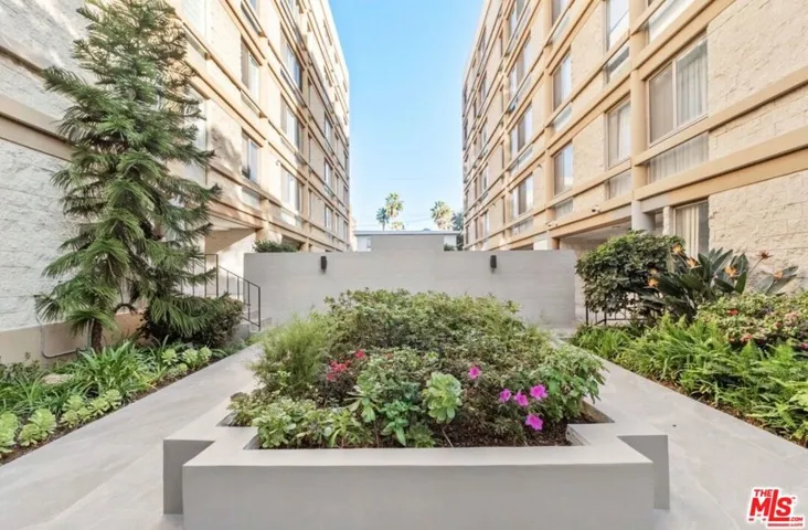 318 N Maple Drive C106, Beverly Hills, California 90210