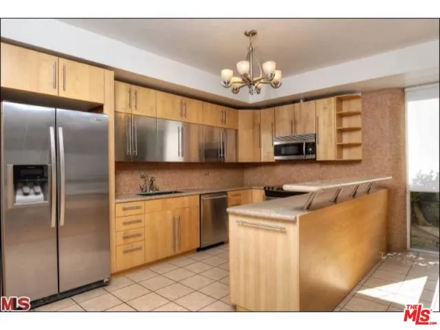 318 N Maple Drive C106, Beverly Hills, California 90210