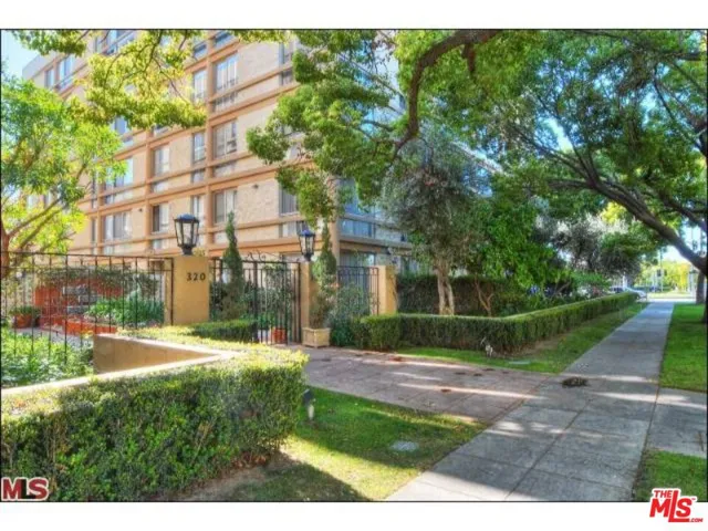 318 N Maple Drive C106, Beverly Hills, California 90210