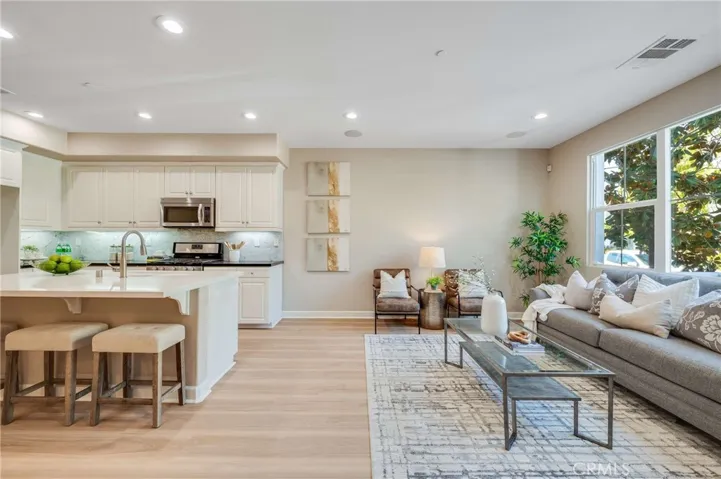 870 E Mountain Way, Azusa, California 91702