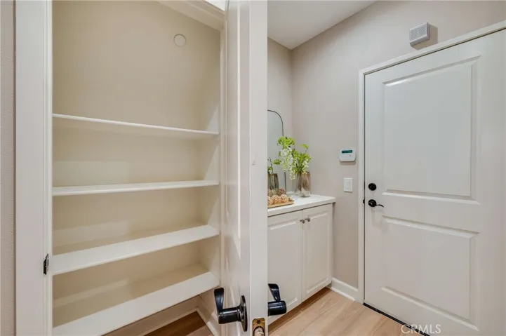 870 E Mountain Way, Azusa, California 91702