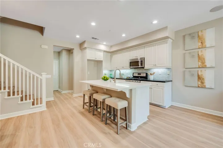 870 E Mountain Way, Azusa, California 91702