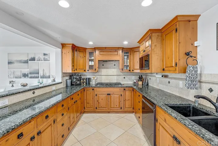 6098 E Silverspur Trail, Anaheim, California 92807