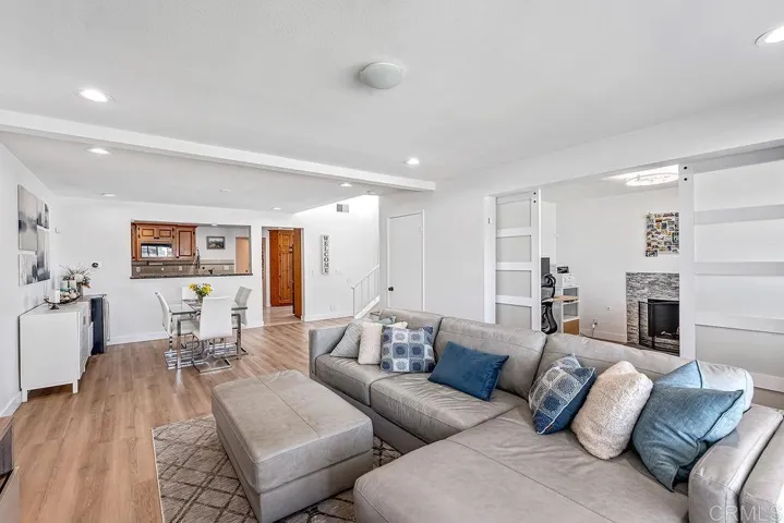 6098 E Silverspur Trail, Anaheim, California 92807