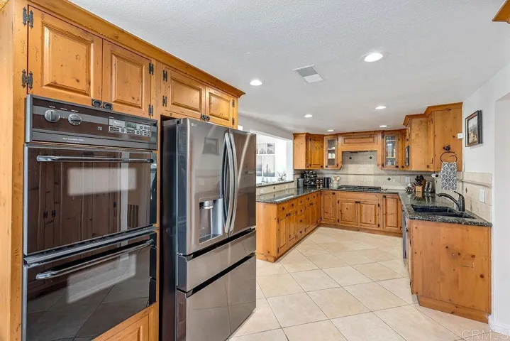 6098 E Silverspur Trail, Anaheim, California 92807