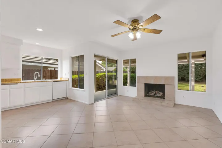 09 - Family Room