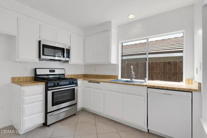 12 - Kitchen1