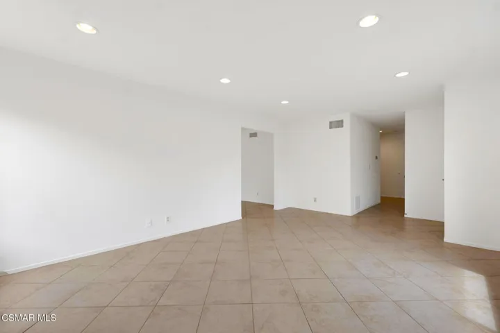 08 - Living Room2
