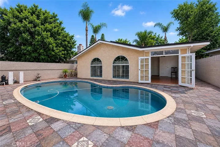 10529 La Mirada, Whittier, California 90604