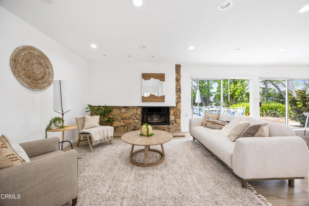 7015 Charrick-7