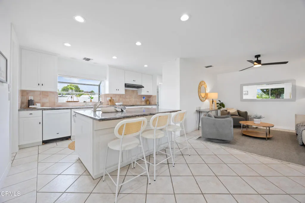 7015 Charrick-12