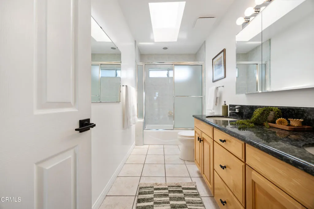 7015 Charrick-29