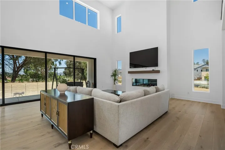 11091 Woodcrest Court, Chatsworth, California 91311