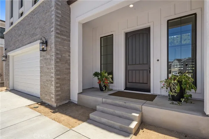 11091 Woodcrest Court, Chatsworth, California 91311