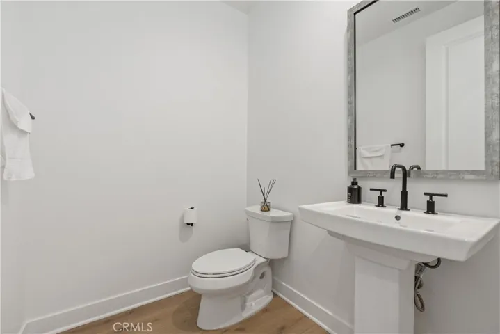 11091 Woodcrest Court, Chatsworth, California 91311