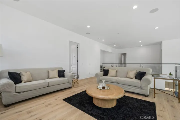 11091 Woodcrest Court, Chatsworth, California 91311