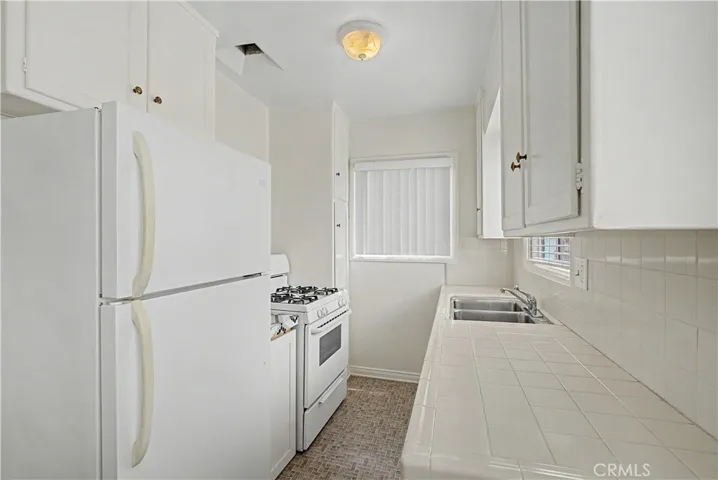 1051 3rd St - Bright and Airy with Lots of Natural Light